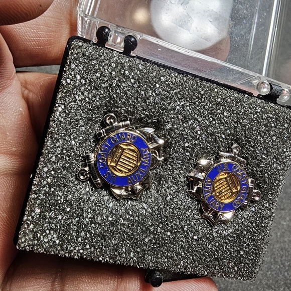 Coast Guard Auxillary Emblem Earings Metalic Silver Tone In Case New Without Tag - Picture 3 of 7